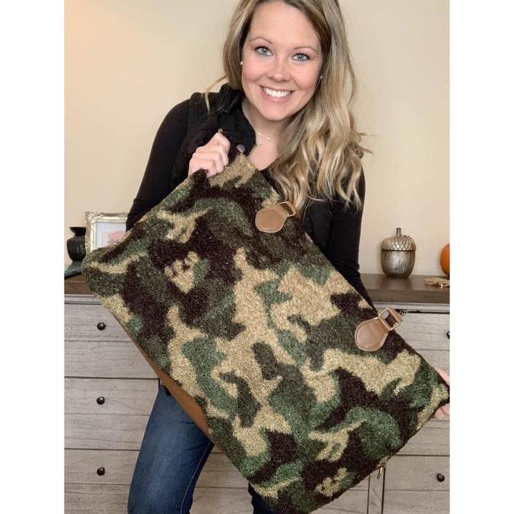 Camo Sherpa Weekender